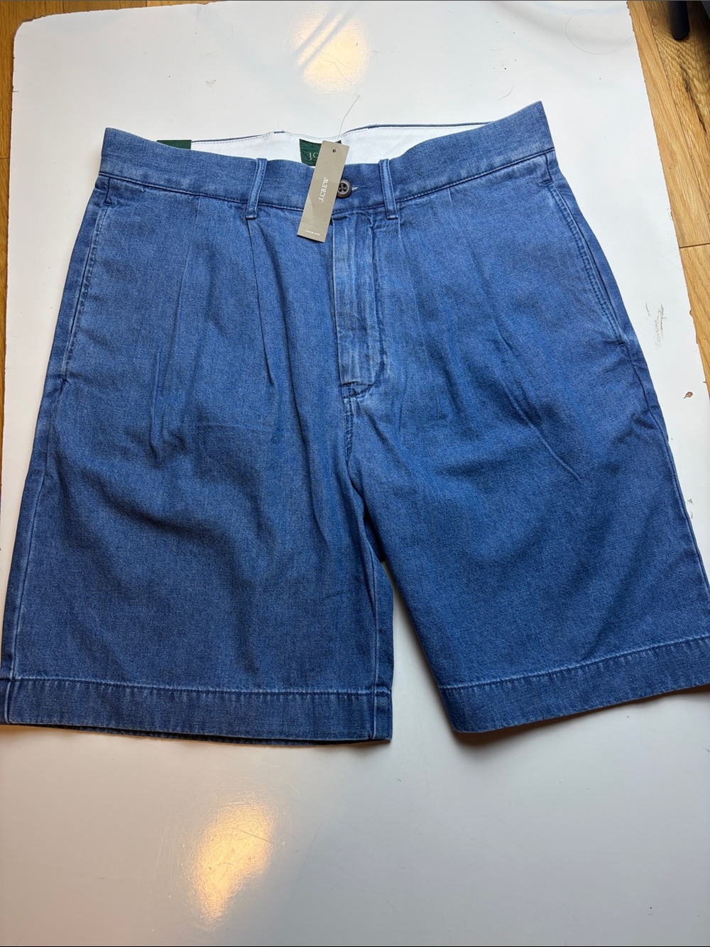 J Crew Blue Chambray Pleated Relaxed Oarsman 8" Inseam CJ356